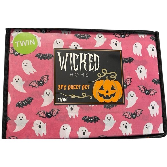 Wicked Home Twin Sheet Set Pink Ghosts Bats Halloween 3 Piece Bedding New - Picture 1 of 5